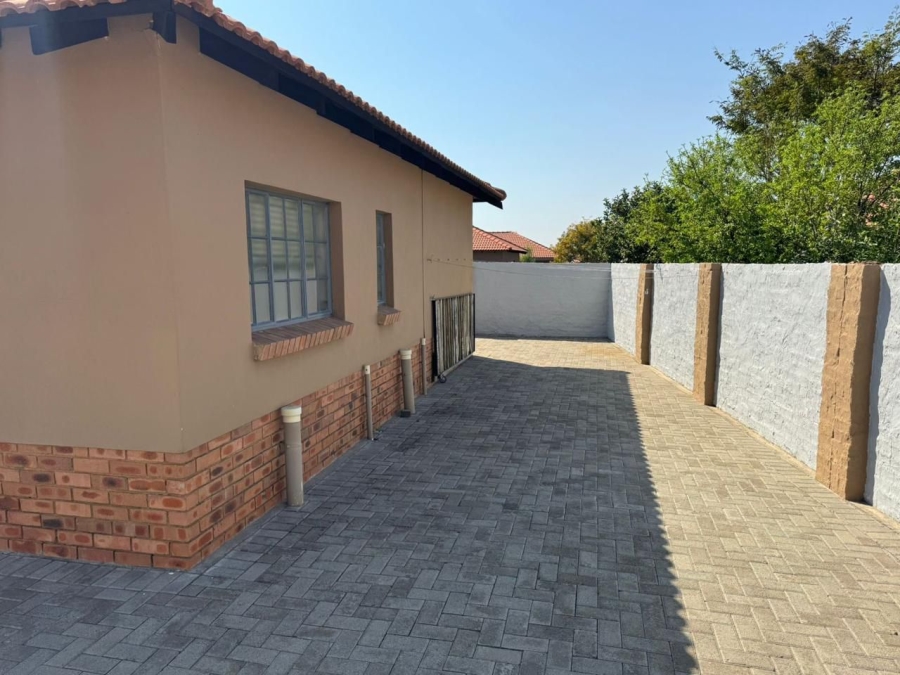 4 Bedroom Property for Sale in Hexrivier Lifestyle Estate North West